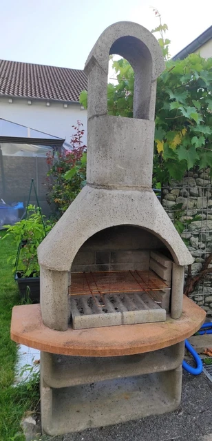 Beton-Grill, gemauerter Grill