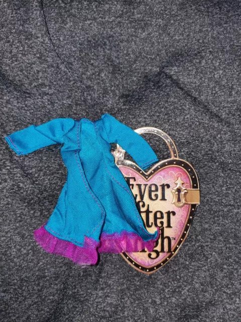 Ever After High Madeline Hatter Robe Getting Fairest