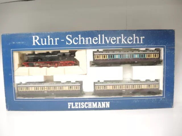 Fleischmann: art. 4887 anno  1990 Convoglio Passeggeri Ruhr  rif. 297