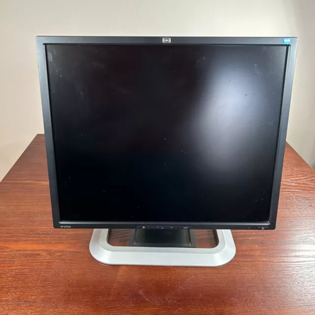 19" HP LP1965 DVI 720p Rotating LCD Monitor with USB Hub