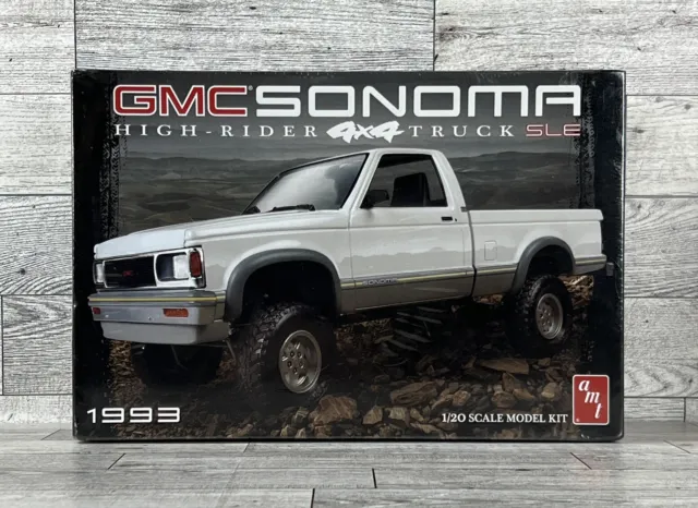 AMT GMC Sonoma High Rider 4X4 Truck SLE 1/20 Scale Model Kit New In Box Sealed