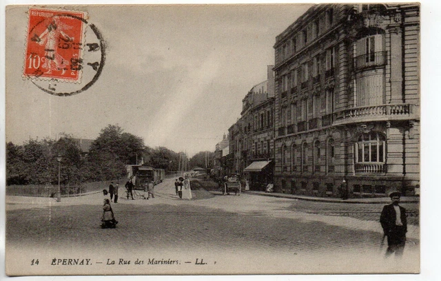 EPERNAY - Marne - CPA 51 - tramway CBR - train tram rue des mariniers
