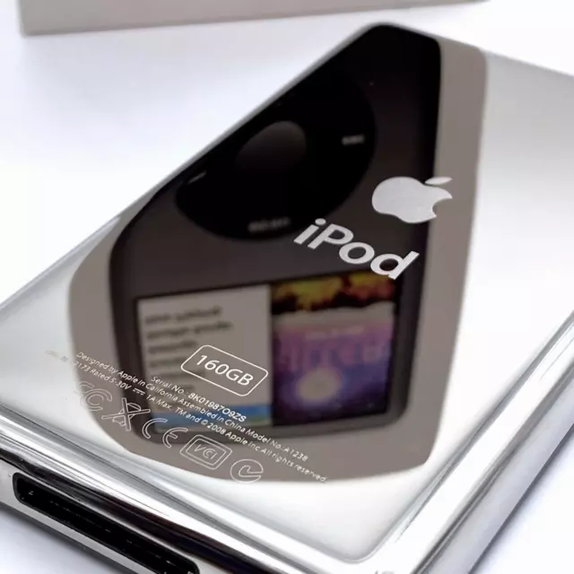 Apple iPod Classic 7th Generation Black 160GB Sealed 2 Year Warranty Best Gift 2