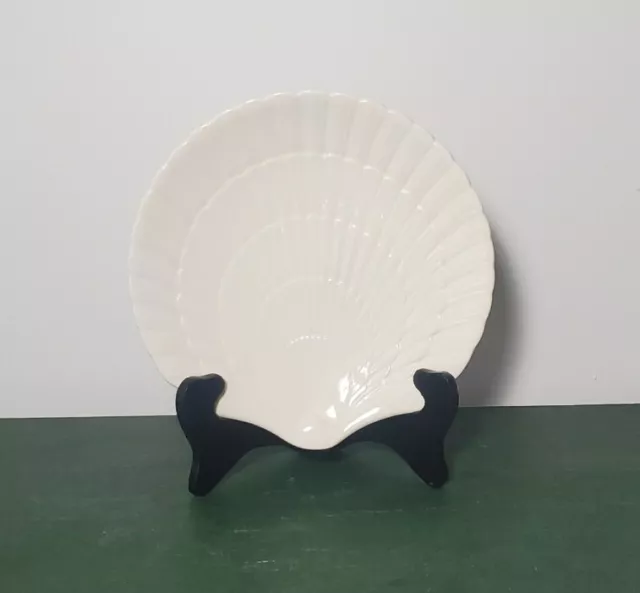 Mikasa Country Manor Shell Plate Set