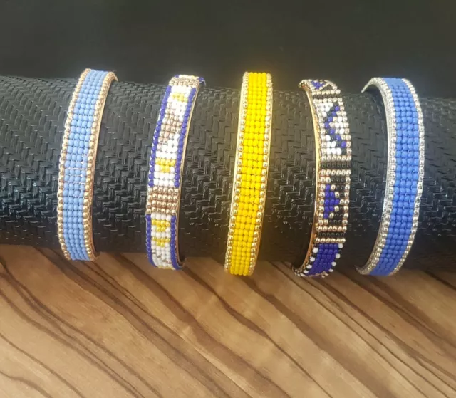 Lot de 5 bracelets jonc en laiton doré et perles, Amahlé, Neufs