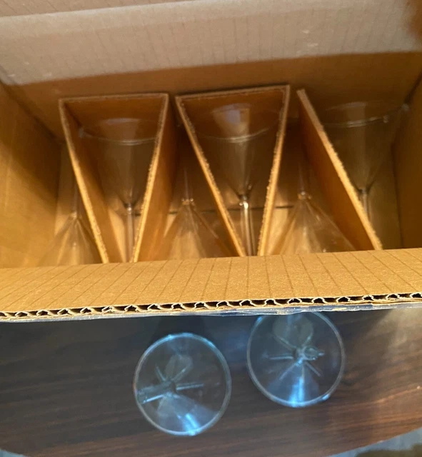 Lot of 8 Corning 6180-75 PYREX Fluted Funnels, Short Stem, 75 mm Diameter-60°