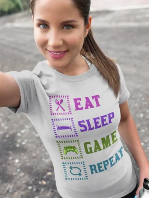 T-shirt donna Eat Sleep Game Repeat | serigrafia - top divertente per giochi per giocatori
