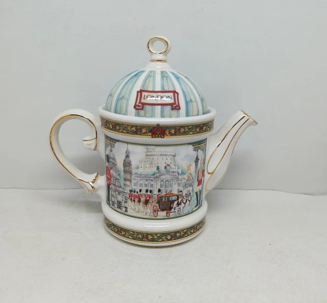 JAMES SADLER TEAPOT London Horse Guards Made in England 27.95 PicClick