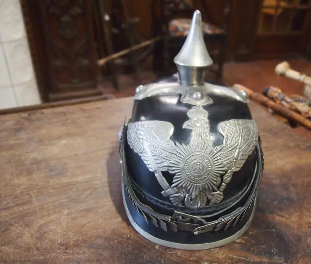 casque à pointe à identifier   - spiked helmet - pickelhaube - WW1