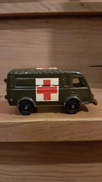 CIJ Ref. 3/61 Renault 1000kgs Ambulance Goélette
