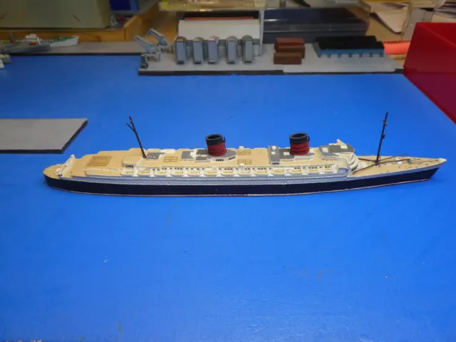 Passagierschiff Queen Elizabeth (GB) 1:1250 Hersteller Triang Nr. 702