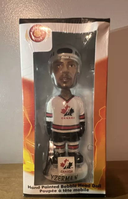 Steve Yzerman NHL Team Canada 2002 Bobblehead