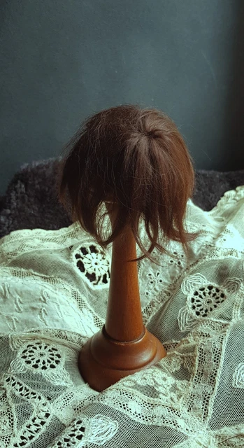 Jolie Perruque Vintage Pour Poupée Ancienne - Cheveux Blonds Ou Bruns ?