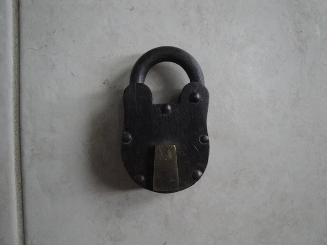 Vintage Heavy Old Thick Metal Padlock !