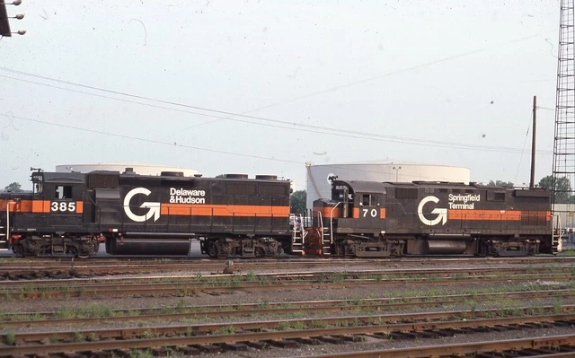 D&H DELAWARE & HUDSON Railroad Train Locomotive 385 ALBANY NY 1988 Photo Slide