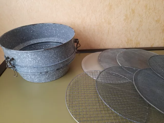 SELTEN : Riesiges Sieb  Ø 33 cm aus Emaille @ 3 teilig + 7 Siebeinsätze@Apotheke