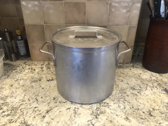 Leyse USA NSF Commercial Aluminum 10 Quart Stock Pot with Lid