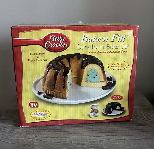 BETTY CROCKER BAKE'N Fill Bundform Cake Bake Set Bundt Cake Pan Mold