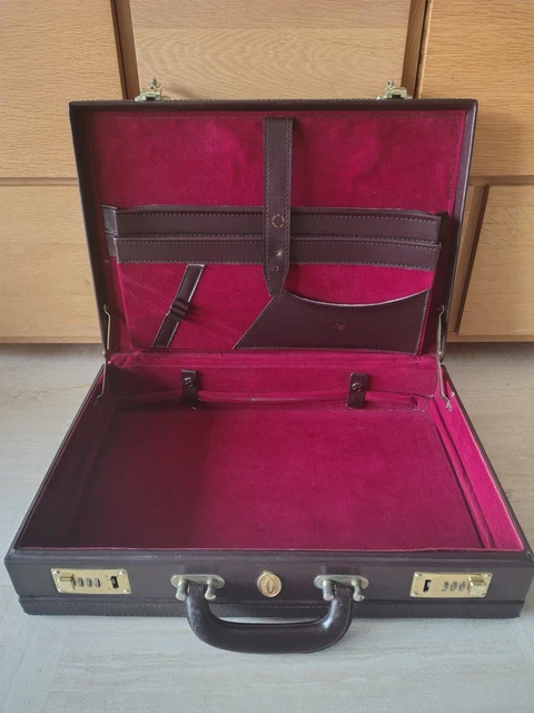 mallette en cuir ancienne avec 2 poches intérieures