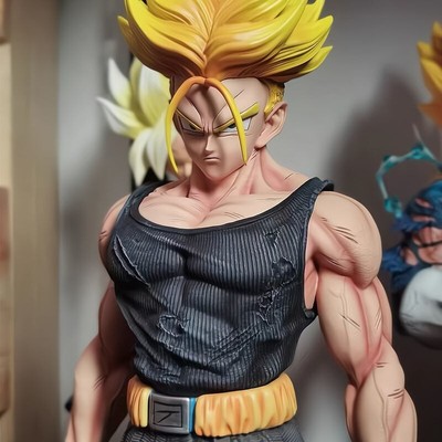 Figurine Trunks Avec Épée Et Tête Supplémentaire 26 cm