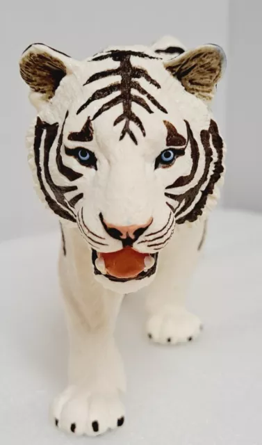 Safari LTD White Siberian Tiger Wild Safari Animal Figure Collectible Toy 10"