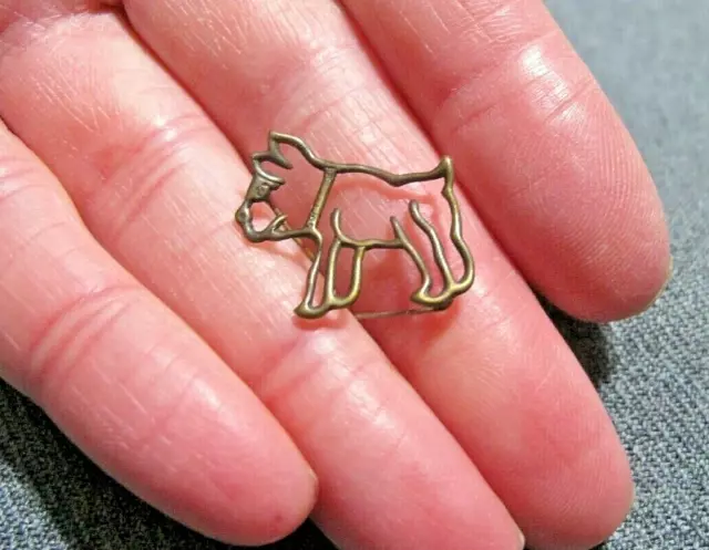 Antique goldtone metal dog puppy with 2 prongs for apply applique embellishment