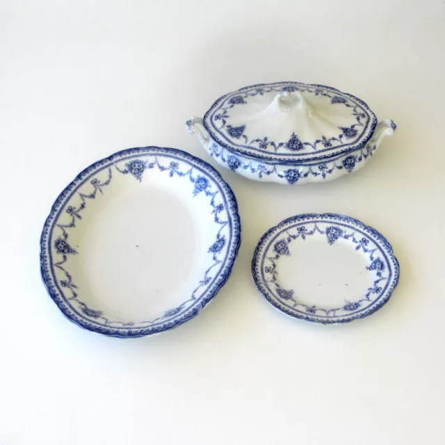 Très très ancienne Soupière grand plat creux et assiette - Blanc décor bleu