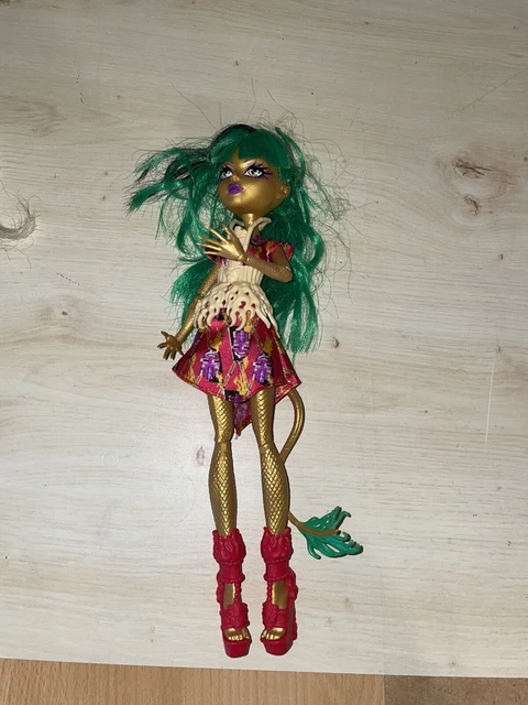 Monster High Dolls Jinafire Ghouls Getaway