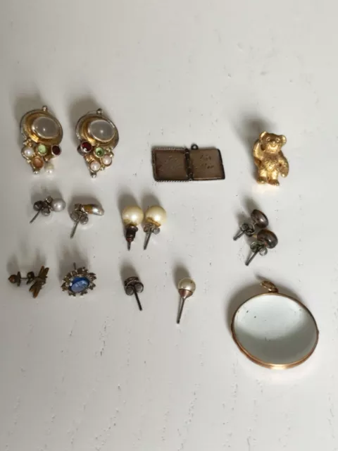 Konvolut an antiken Schmuck Ohrstecker Medaillon Anhänger teils Silber