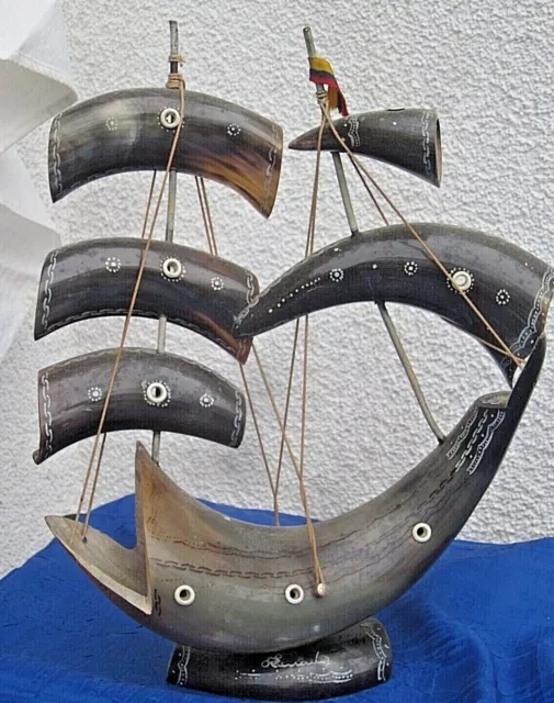 vintage schiffsmodell segelschiff aus horn kunsthandwerk beschnitzt 29 x 22 x 8