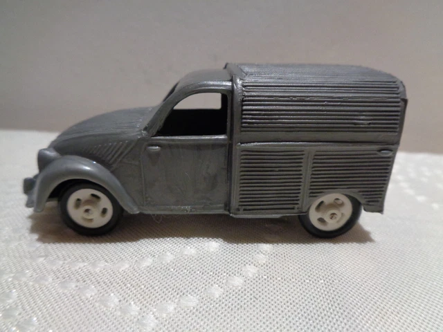 Ancienne CLE N°15 "CITROËN 2CV FOURGONNETTE" 1960 1/48