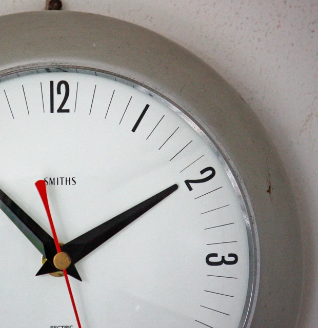 VINTAGE 20CM SMITHS Sectric Wall Clock Metal Retro Mid Century Silver