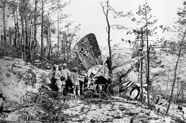WW1 - War 14/18 - Plane Crash in French Lines