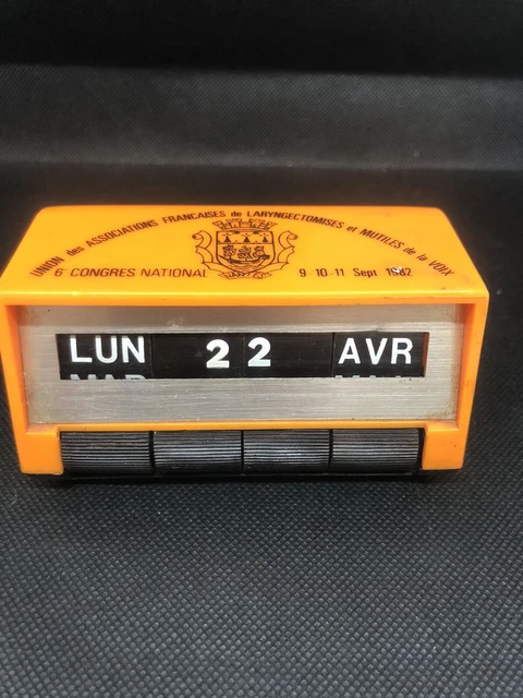 Calendrier Mural Perpétuel en Plastique Jaune, Italie, 1970s en vente sur