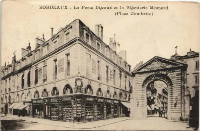 CPA BORDEAUX-La Porte Dijeaux et la Jewouterie Mesnard-Place Gambetta (27998)