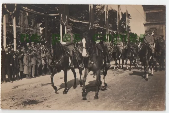 CPA de Paris * défilé de la Victoire * Champs Élysée _ cavaliers _ généraux