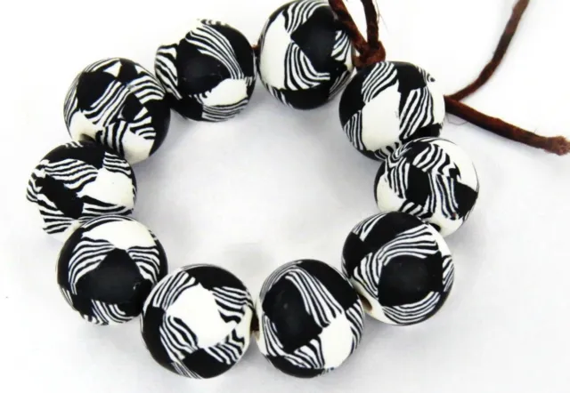 8mm Black and white plaid/ plaid beads/ black beads/ round beads/ handmade beads