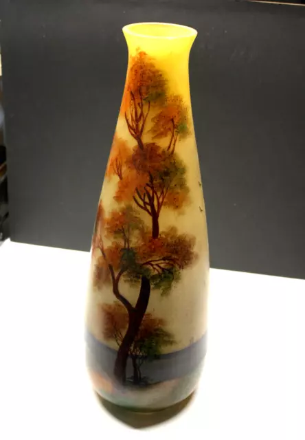 LEUNE SUPERBE TRES GRAND VASE Décor émaillé paysage lacustre  HAUTEUR 51 cm