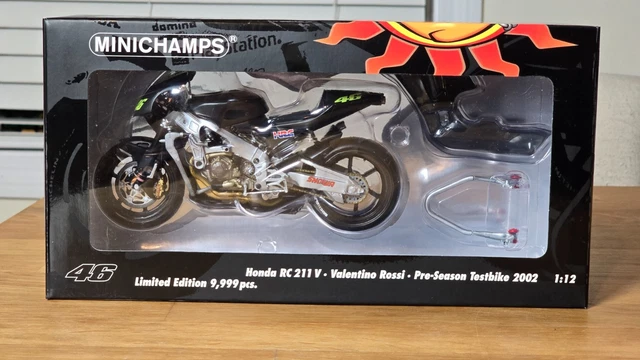 ミニカー MINICHANPS Honda RC211V Valentino Rossi Minichamps 1/12 Honda RC211V 2002 Valentino Rossi Repsol