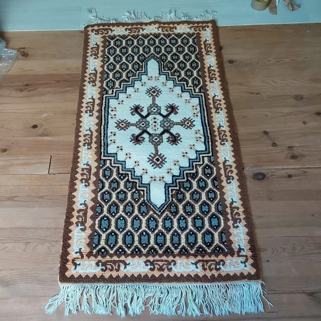 tapis ancien d Afrique du Nord fait main datant du XX ème siècle.  7