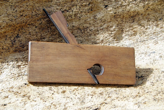 Ancien petit rabot à bois manuel Goldenberg 102 métal de menuisier ebeniste