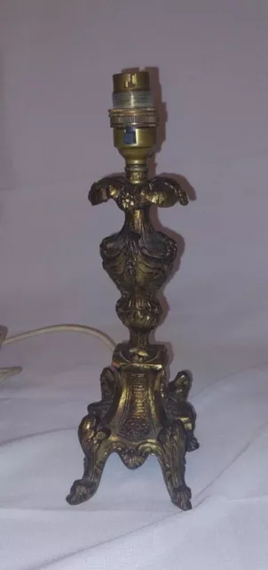 Elegant Brass Table Lamp, Beautifully Ornate with Four-claw Legs 2