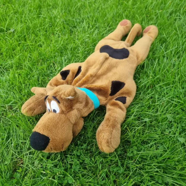 2000 Warner Bros. Scooby-Doo! - Hug Me - Soft Plush Toy Teddy Cuddly Flat Laying