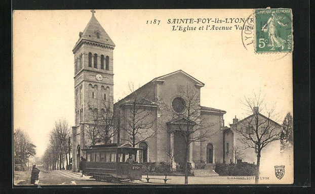 CPA Sainte-Foy-les-Lyon, L'Eglise et l'Avenue Valiou