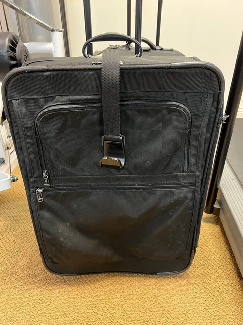 TUMI Alpha 2283D3 Upright 2-Wheeled Expandable Suitcase  Black 12x20x26"