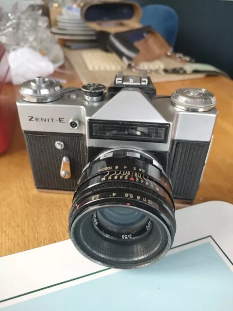 Zenit-e Vintage SLR CAMERA with Helios 44-2 58mm Lens