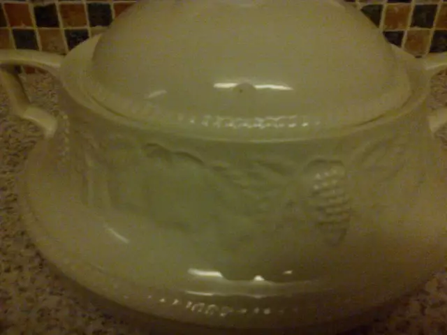 British Home Stores Bhs Lincoln Design Veg Serving Dish Tureen Embossed Fruit 2