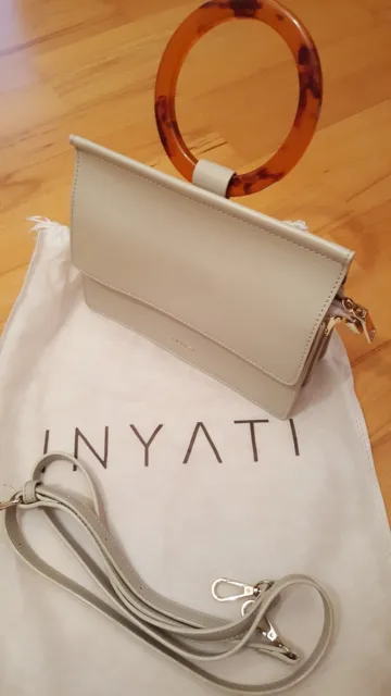 Inyati Handtasche, so gut wie neu! Coco mit Bügel, cremefarben