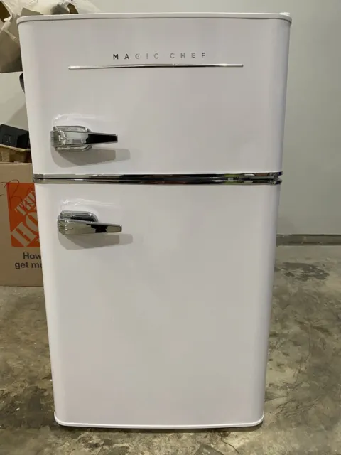 Magic Chef 4.4 cu. ft. Mini Fridge Front Door Only-Pulled From Model  Hmr440se