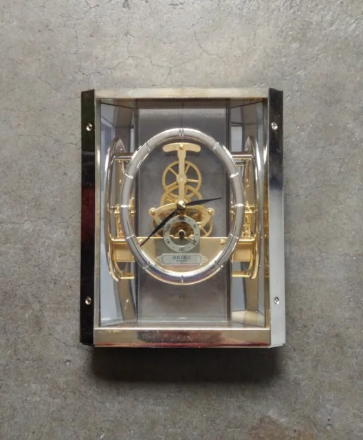 Mesa de escritorio con batería de cuarzo exhibición de reloj esqueleto Seiko Japón 8x6,5" QAW110G